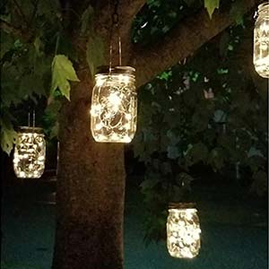 Yard tree lantern lighting